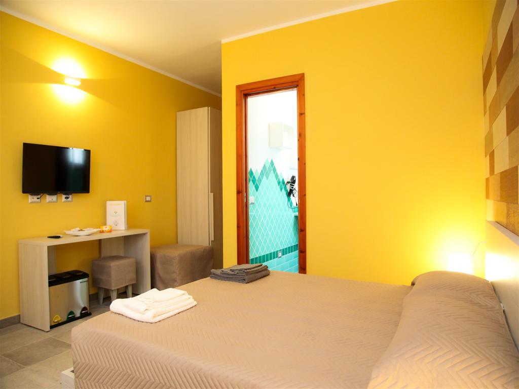 Le Stanze Del Centro Hotel San Teodoro  Ngoại thất bức ảnh