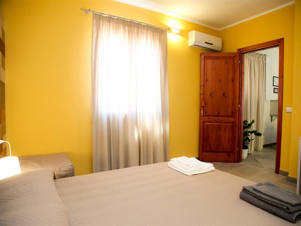 Le Stanze Del Centro Hotel San Teodoro  Ngoại thất bức ảnh