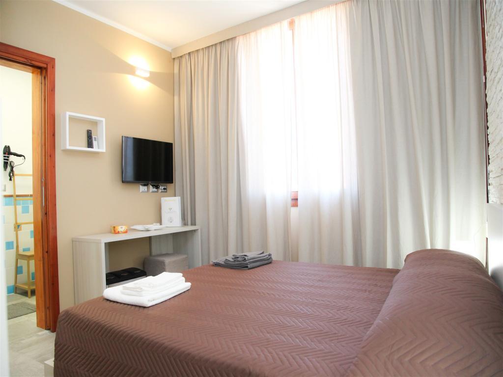 Le Stanze Del Centro Hotel San Teodoro  Ngoại thất bức ảnh