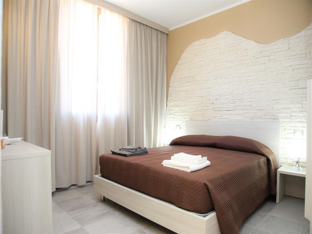 Le Stanze Del Centro Hotel San Teodoro  Ngoại thất bức ảnh