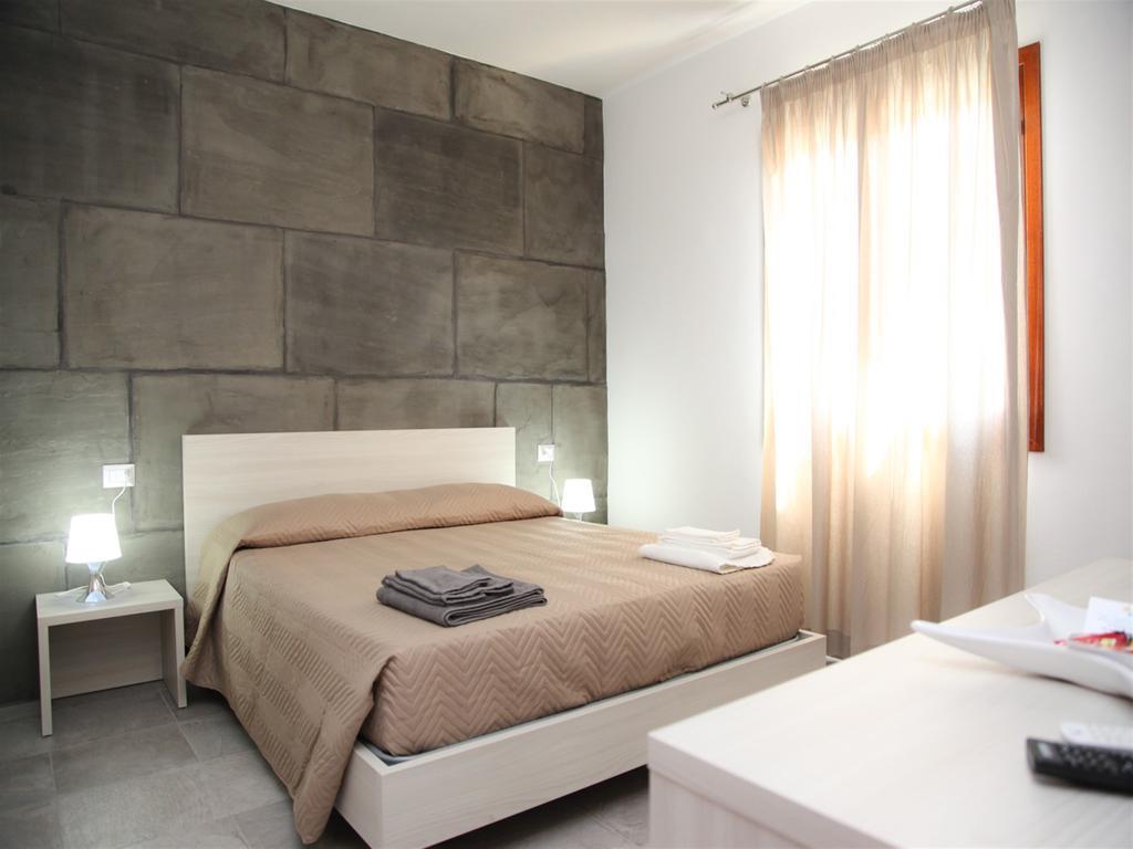 Le Stanze Del Centro Hotel San Teodoro  Ngoại thất bức ảnh