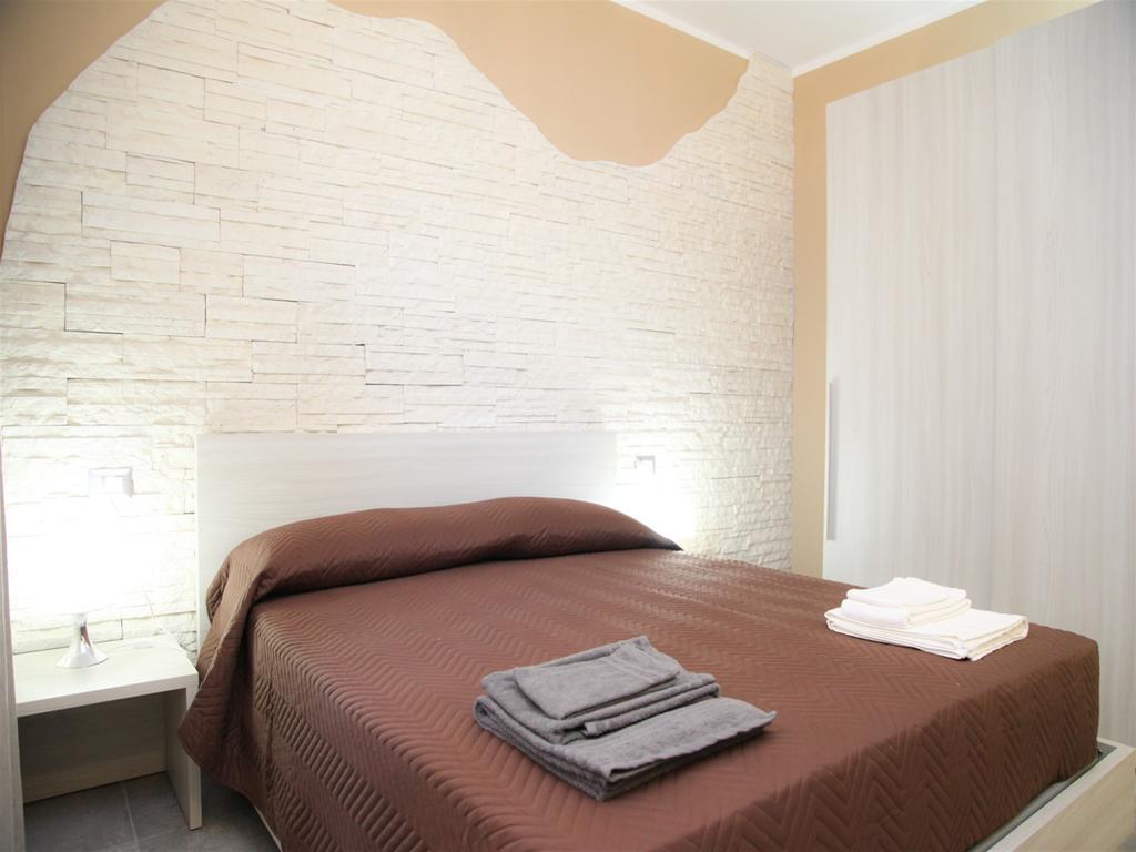 Le Stanze Del Centro Hotel San Teodoro  Ngoại thất bức ảnh
