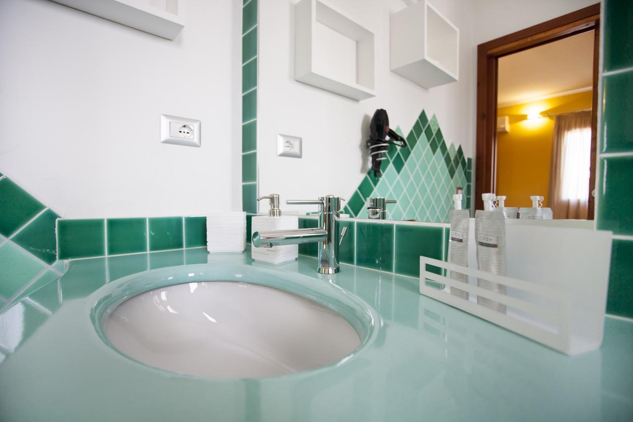 Le Stanze Del Centro Hotel San Teodoro  Ngoại thất bức ảnh